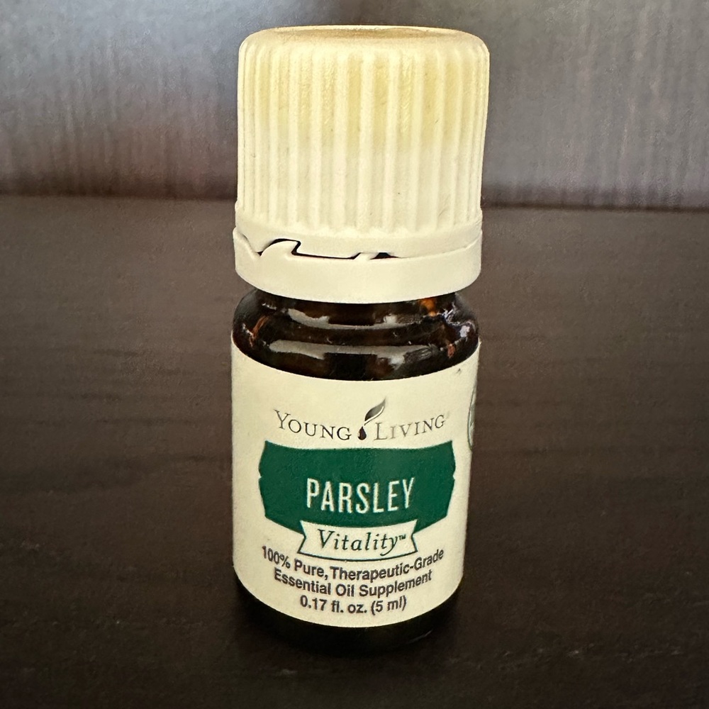 New Young Living Parsley Vitality Essential Oil Pure Therapeutic Grade Wellness‎
